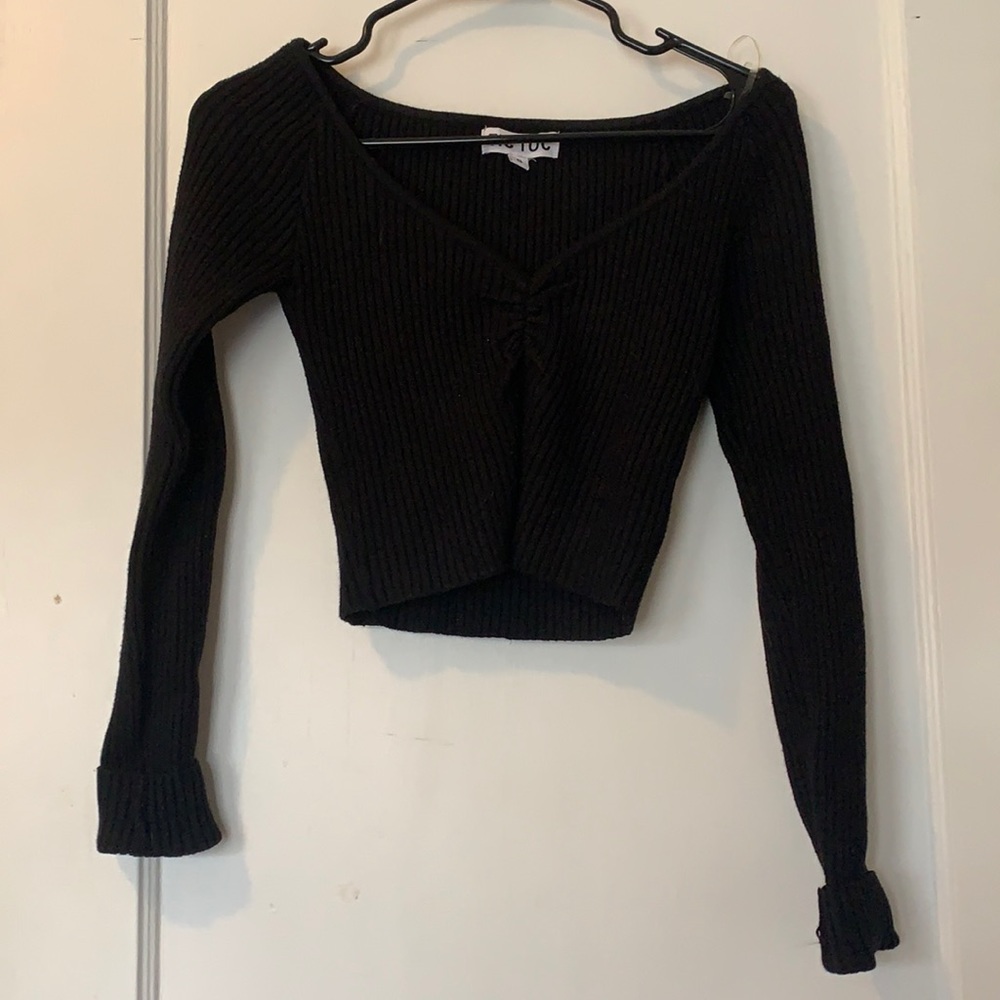 Black fitted long sleeve.